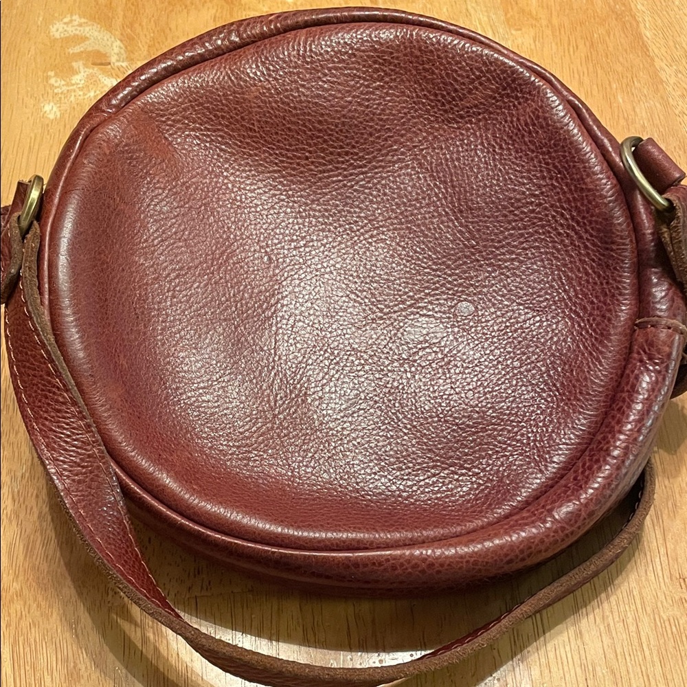 Portland Leather Circle Crossbody - Picture 6 of 14